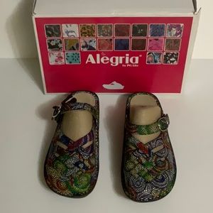 Algeria women’s sandals  memory foam multicolor design size 6-6.5 or 36 NWT